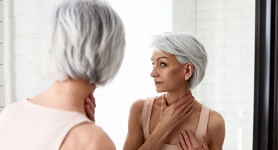 makeup-looks-short-grey-bob